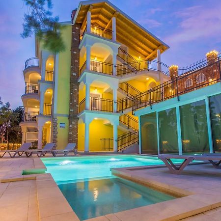 Palace Paulina Luxury Residence Novi Vinodolski Exterior foto
