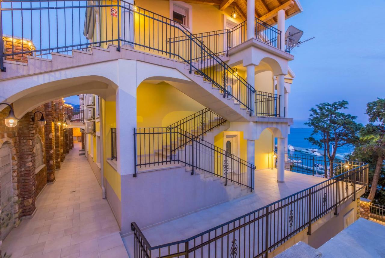 Palace Paulina Luxury Residence Novi Vinodolski Exterior foto